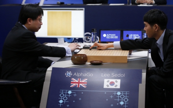 Lee Se-dol, AlphaGo in tight first race (Live)