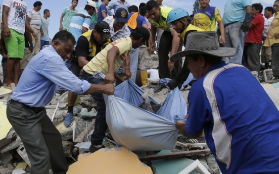 Aid flows quake-hit Ecuador