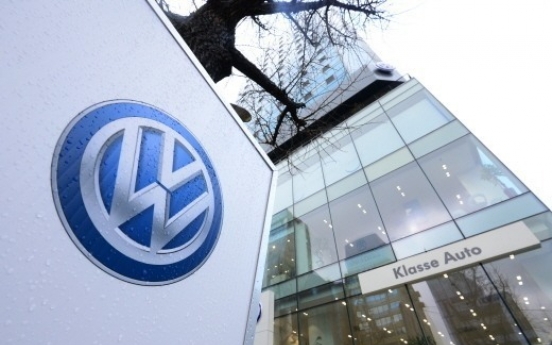 Volkswagen price slumps amid widening scandal