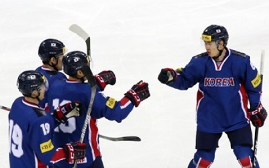 Men's nat'l hockey team departs for site of world championship