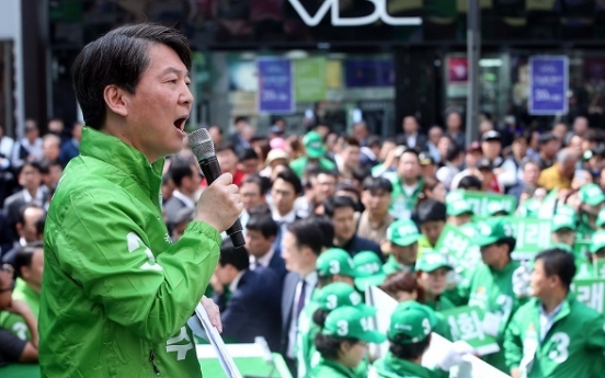 Ahn says Pyongyang regime is ‘afraid’ of his election