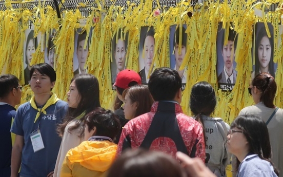 Part-time teachers to have Sewol deaths recognized