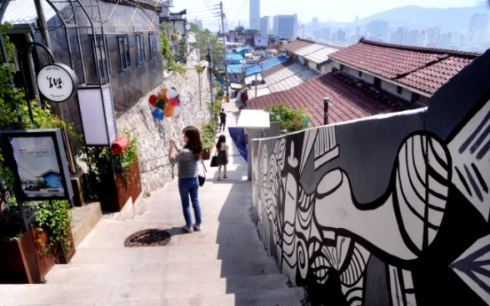 [Seoul Saunter] Art brings life into historic Ihwa Mural Village