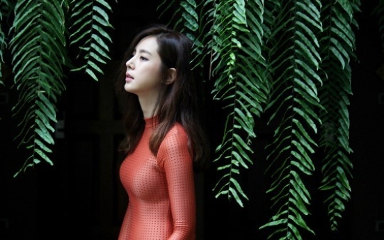 [Photo News] Han Chae-ah looks fashionable and cool in swimwear photo shoot