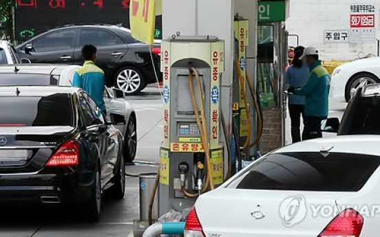 Gasoline cars reclaims 50 percent market share