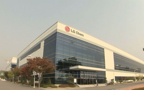 LG Chem trades at 52-week high on earnings, battery biz
