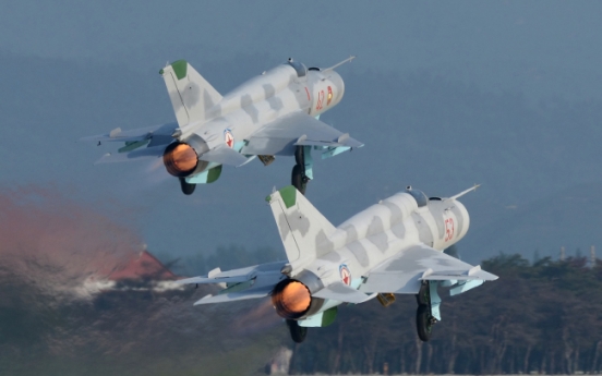 N. Korea scraps air show as sanctions tighten: reports