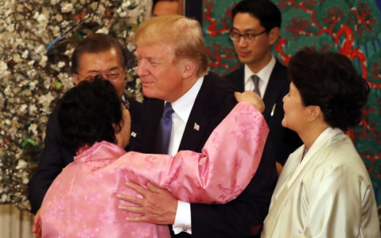 [Photo News] Moon, Trump bond at state dinner