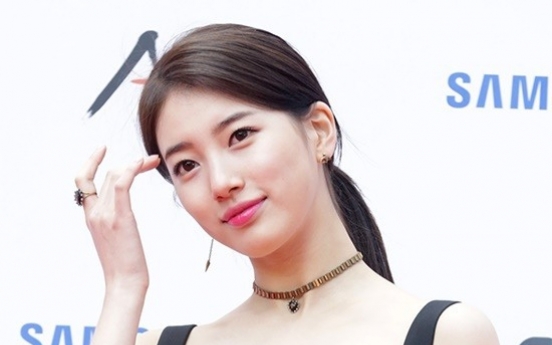 Stars shine in black at Asian awards in Seoul