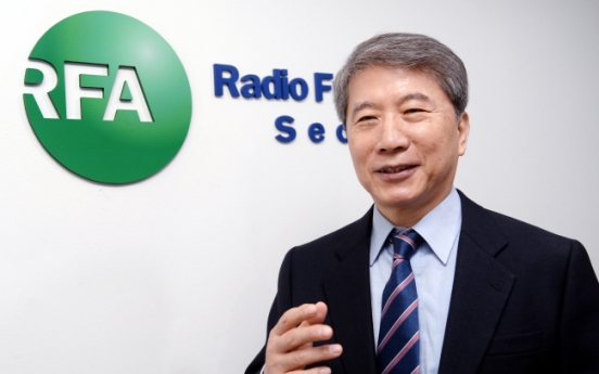 [Weekender] Radio waves from outside keep N. Koreans in loop