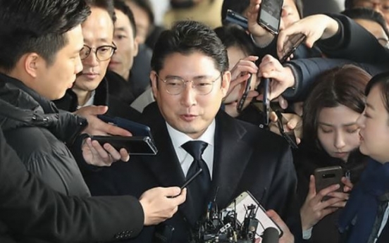 Hyosung chairman appears for questioning over slush fund allegations