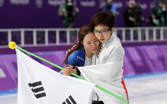 [Newsmaker] Olympic fans touched by Lee Sang-hwa’s friendship with her Japanese rival Nao Kodaira
