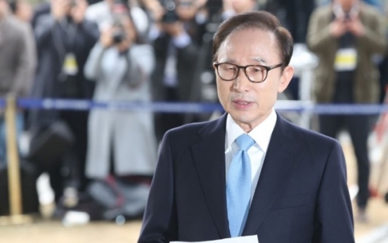 [Breaking] Ex-president Lee Myung-bak appears before prosecution for questioning