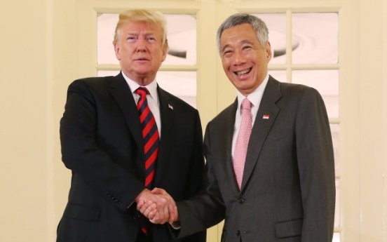 [Photo News] Trump meets Singapore’s PM ahead of US-NK summit