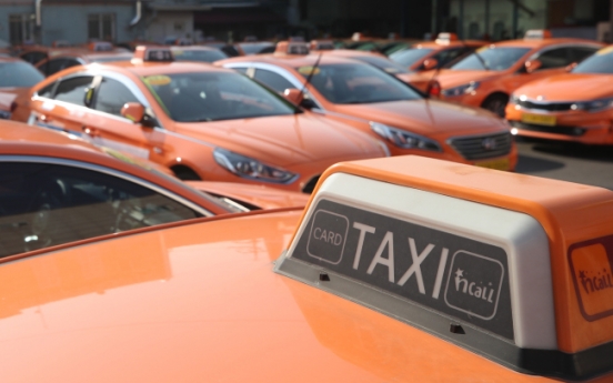 Car-sharing services offer discounts amid taxi protest