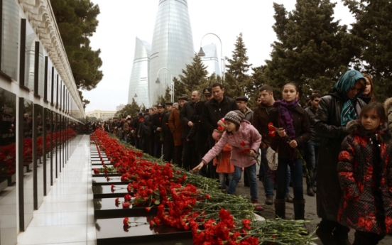 Azerbaijan honors dead in independence struggle