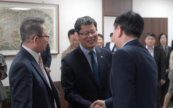 Unification minister gathers Kumgangsan tour operators’ opinions