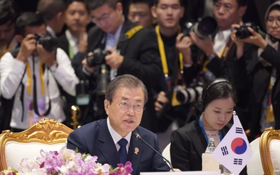 Moon requests ASEAN's support for Korea peace process in Bangkok summit