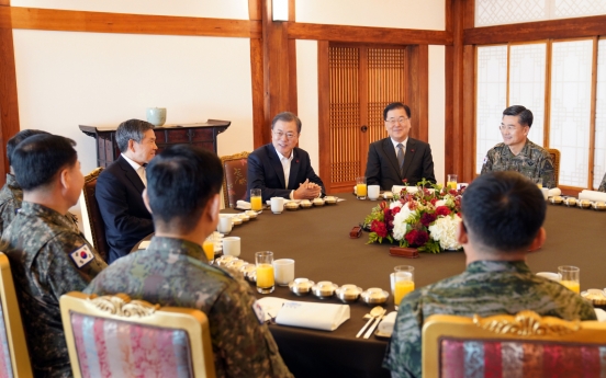 Moon meets top military commanders over lunch to discuss combat posture