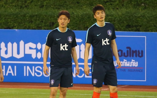 Ex-S. Korea captain Ki Sung-yueng leaves for Spain to finalize talks with top-division club