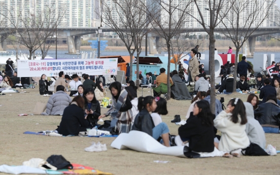 Koreans in 20s least strict about social distancing: survey