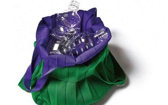 Hyosung makes eco-friendly bags with Samdasoo plastic bottles