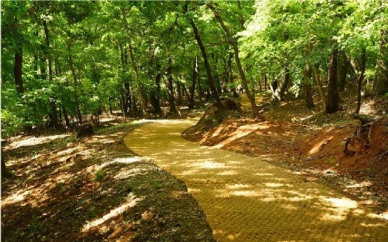 Nine forest trails inside Joseon royal tomb compounds to open May 16