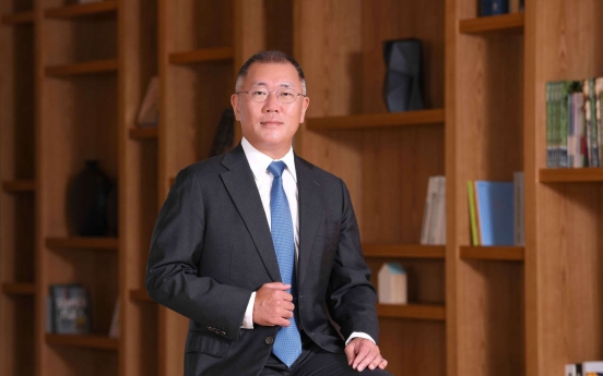 Chung Euisun officially takes helm of Hyundai Motor Group