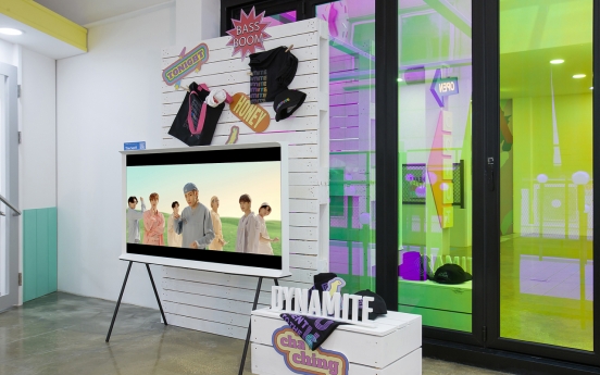 [Photo News] Samsung TV-BTS pop up store opens in Garosugil