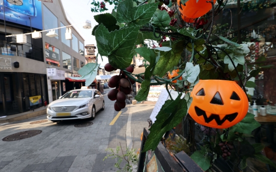 Seoul ups club checks ahead of Halloween