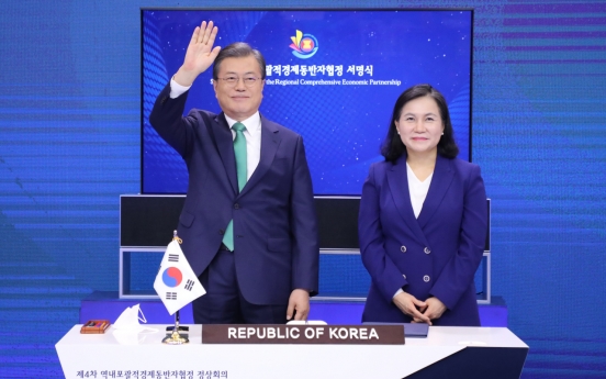 S. Korea signs world’s largest free trading deal