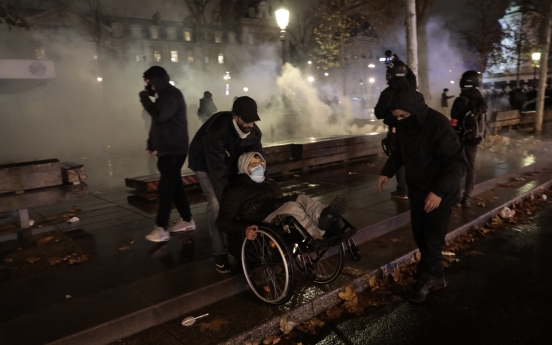 95 arrests at French security law protests: minister