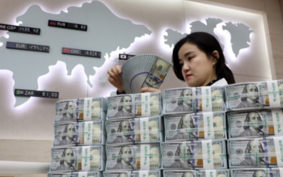 [News Focus] Weak Korean currency adds uncertainty over economy