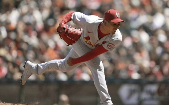 Efficient Kim Kwang-hyun gets confidence-building win over MLB-best Giants