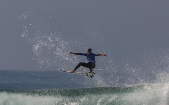 [Photo News] World surfing champions