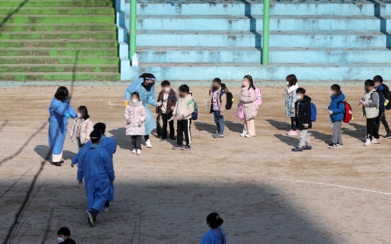 As Korea opens up, government says kids should get jabs