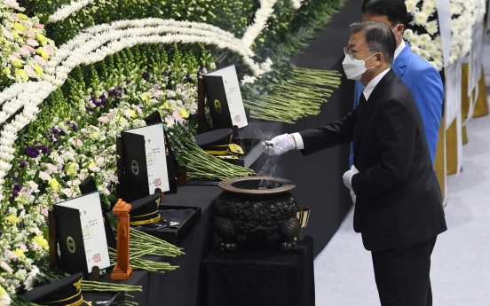 Moon attends send-off ceremony for firefighters killed in warehouse blaze