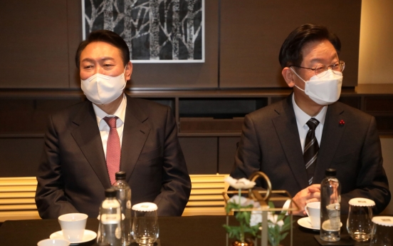 Lee, Yoon offer diverging views on dealing with N. Korea