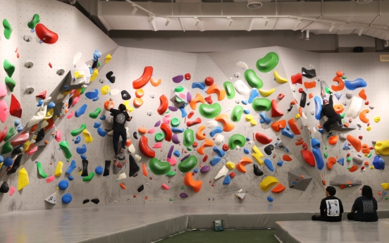 [Well-curated] Climbing enters cinemas as movies go outside