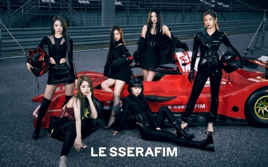 [Today’s K-pop] Le Sserafim’s debut album sells 270,000 copies in preorders