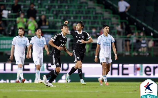 Down but not out, Jeonbuk stay in hunt for K League title with hard-fought draw