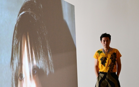 [Korean Artists of Note] Artist Kim Sung-hwan's layered works expand organically