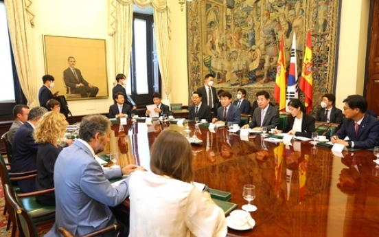 Assembly speaker discusses economic cooperation with Spanish parliamentary leader