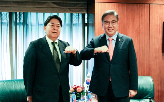 Foreign ministers of South Korea, Japan vow 'sincere efforts' to resolve historic disputes