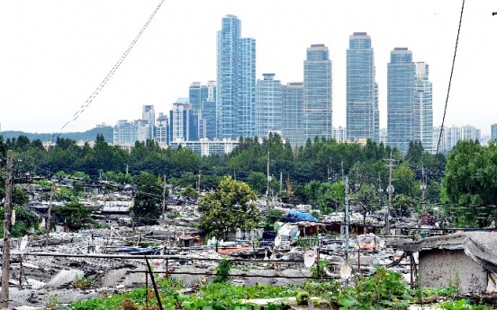 Seoul 'moon village' becomes tourist trap