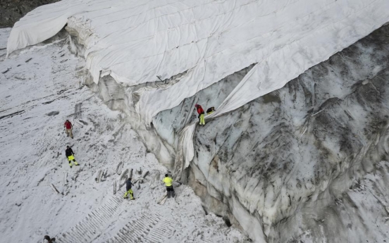 [Newsmaker] Study: Heat wave led to unprecedented melt of Swiss glaciers