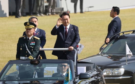 [Photo News] President Yoon honors military