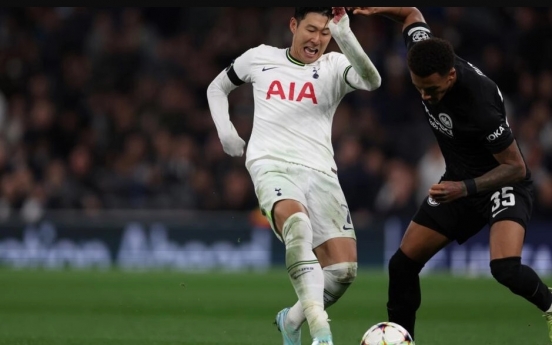 [Newsmaker] Son shines with double as Spurs sink Frankfurt