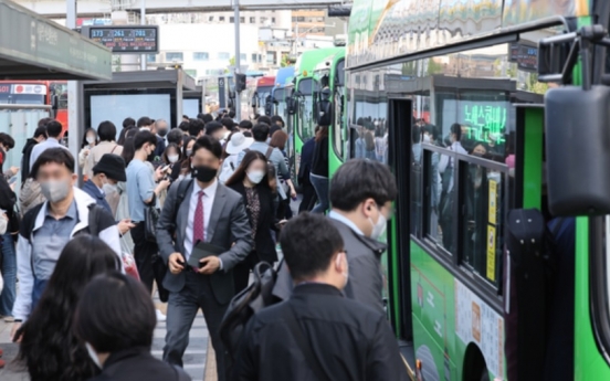 Gyeonggi bus operators to ban standing passengers