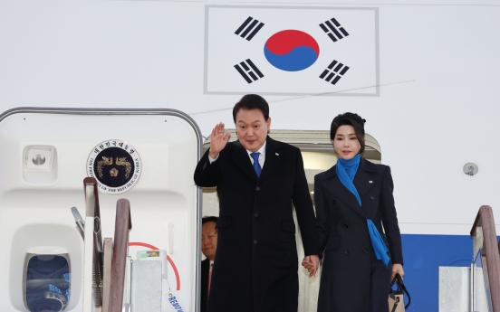 Yoon returns home from visit to UAE, Switzerland Diplomacy